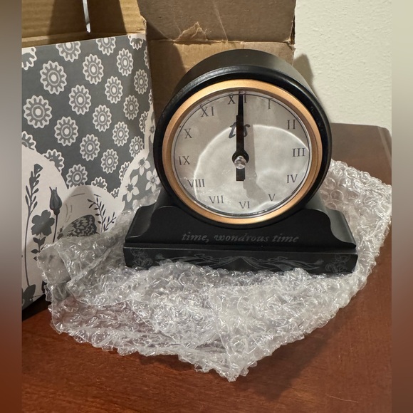 Taylor Swift folklore Album Desk Clock - Picture 4 of 8